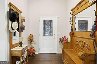 This true craftsman's style ranch located in the desirable lake - photo 3