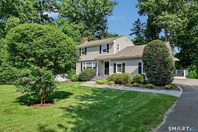 From the moment you arrive, the incredible curb appeal sets the - photo 36