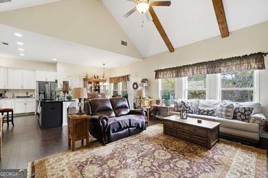 This true craftsman's style ranch located in the desirable lake - photo 9