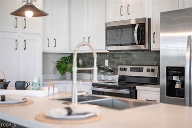 Welcome to this spacious 3-bedroom, 2-bath manufactured home - photo 2