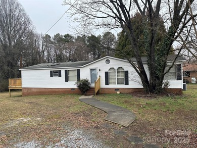 Lake Norman Home Active Under Contract in Mooresville North Carolina