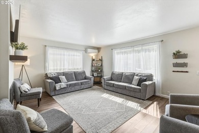 Immaculate, move-in ready cream-puff home that's been lovingly - photo 5