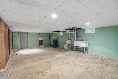 Handicap accessible lovely cape cod so close to all amenities - photo 32