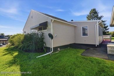 Handicap accessible lovely cape cod so close to all amenities - photo 41