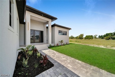 Beautiful home located on a quiet roundabout near the border of - photo 2