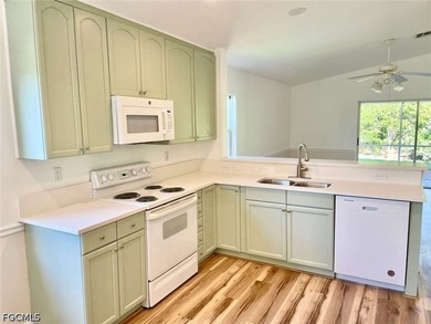 Move-in ready! Start packing for this bright and airy 3 bedroom - photo 7