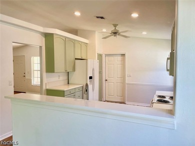 Move-in ready! Start packing for this bright and airy 3 bedroom - photo 10