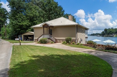 Welcome to your lakeside retreat! This beautifully updated - photo 2