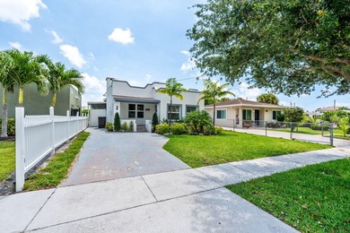 Moments from the shoreline and the energy of West Palm Beach - photo 4