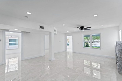 Moments from the shoreline and the energy of West Palm Beach - photo 9
