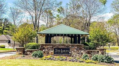 Welcome Home Fairburn,Located in the Lakes/Cedar grove community - photo 40