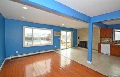 Water front featuring. Nice 4bedroom and 2 bathroom single - photo 10