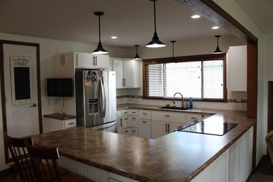 Welcome to 631 N 1st Street, a charming riverfront property - photo 18