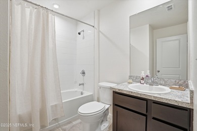 Perfect starter home close to everything! Built in 2021, freshly - photo 22