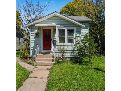 Lake Michigan - Manistee County Home Active Under Contract in Manistee Michigan