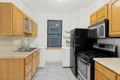 Lovely Top-Floor Apartment with New York City Views - photo 11