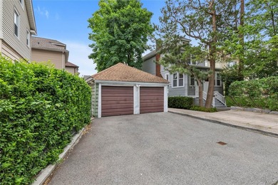 Detached single-family 3-bedroom, 1.5-bath Colonial in the - photo 12