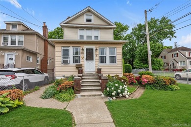 Detached single-family 3-bedroom, 1.5-bath Colonial in the - photo 13