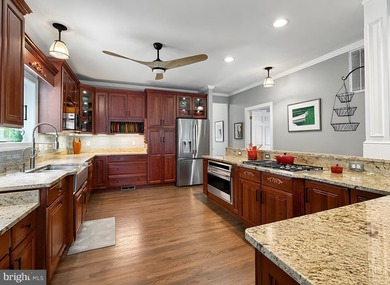 This exceptional custom home on a double waterfront lot offers - photo 14