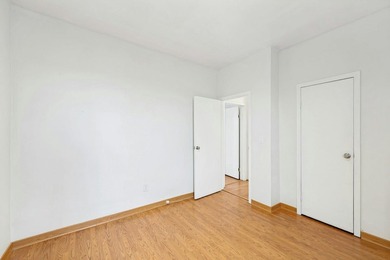 Lovely Top-Floor Apartment with New York City Views - photo 15