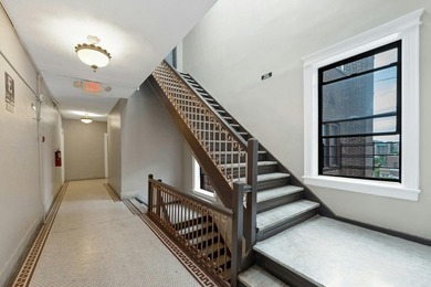 Lovely Top-Floor Apartment with New York City Views - photo 16