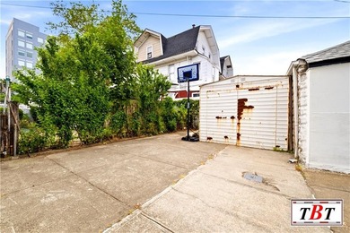 Welcome to 3107 Avenue J! This semi attached one family home set - photo 25