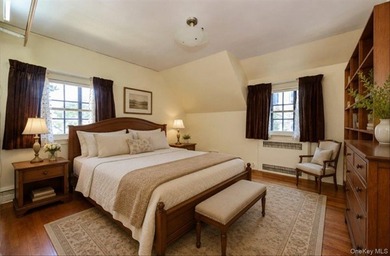 Welcome to 1264 Rhinelander Avenue, a rare custom-built side - photo 26