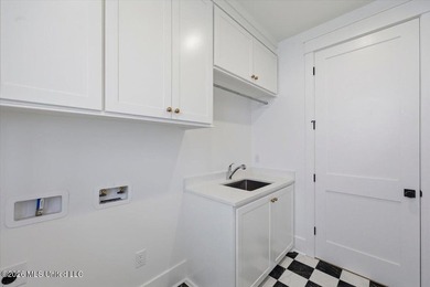 Reservoir Waterfront New Construction! Experience exceptional - photo 27