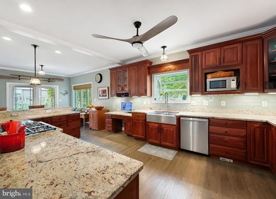 This exceptional custom home on a double waterfront lot offers - photo 29