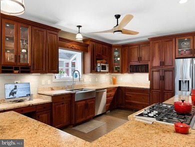 This exceptional custom home on a double waterfront lot offers - photo 47