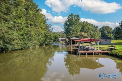 WHORTON BEND | WATERFRONT | HOME OFFICE| 4BDRM/2.5BTH family - photo 3