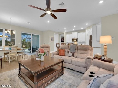 You can't just take one look. This 3/2 home is nestled in the - photo 5