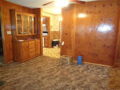 Enjoy The Convenience of a Lakeside Neighborhood! This 3-bedroom - photo 7