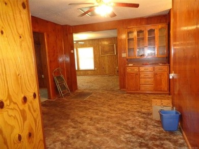 Enjoy The Convenience of a Lakeside Neighborhood! This 3-bedroom - photo 8