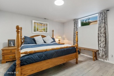 Motivated Seller - This is a gorgeous residence with beautiful - photo 26