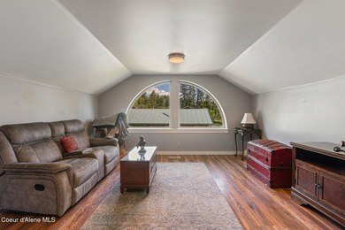 Motivated Seller - This is a gorgeous residence with beautiful - photo 29