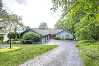 Lake Home For Sale in Howard, Ohio