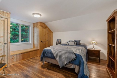 Motivated Seller - This is a gorgeous residence with beautiful - photo 31