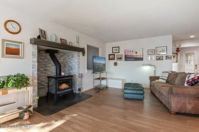 Motivated Seller - This is a gorgeous residence with beautiful - photo 37
