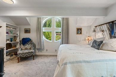 Motivated Seller - This is a gorgeous residence with beautiful - photo 42