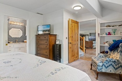 Motivated Seller - This is a gorgeous residence with beautiful - photo 43