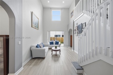 Beautifully updated home in the highly desirable gated community - photo 3