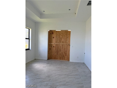 Discover the potential of this beautiful waterfront home in the - photo 5