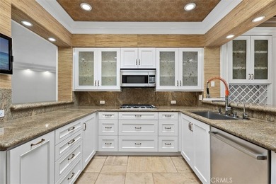 First time on the market in 32 years. The premiere, end unit - photo 12
