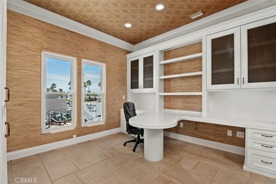 First time on the market in 32 years. The premiere, end unit - photo 15