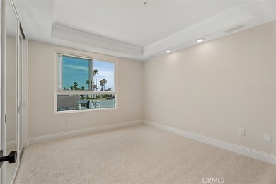First time on the market in 32 years. The premiere, end unit - photo 25
