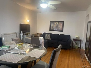 Well-maintained two-story home in excellent condition. This home - photo 2