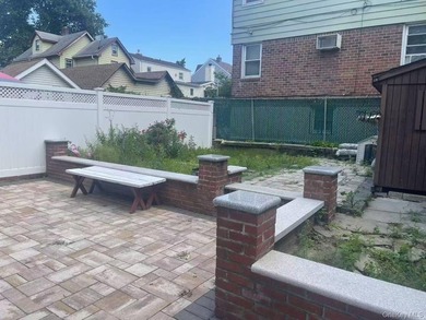 Well-maintained two-story home in excellent condition. This home - photo 8