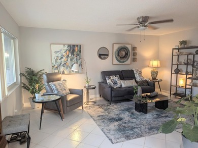Great Location Near to Community Center! 2nd Floor, End Corner - photo 3