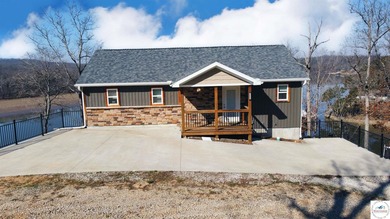 This 3-bedroom, 2.5-bath lakefront home offers over 2,000 square - photo 46
